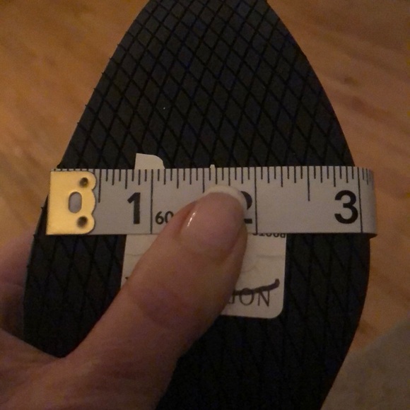 Blondo Elvina Waterproof Bootie 7.5. Narrow at toe - Picture 14 of 14